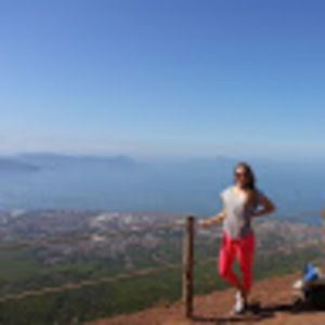 Meet your Posher, Joelle